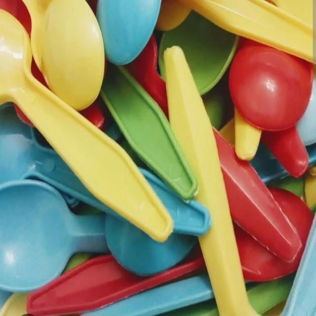 Plastic spoons